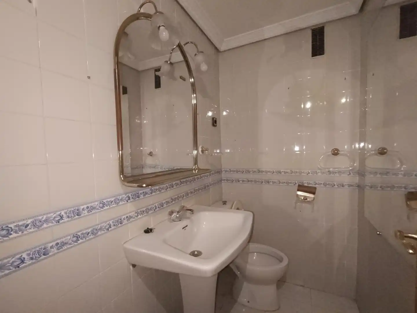 Wohnung zum Verkauf in Calle de Méjico, 8, Valleaguado - La Cañada Badezimmer von Wohnung zum Verkauf in Coslada mit Heizung, Privatgarten und Parkett