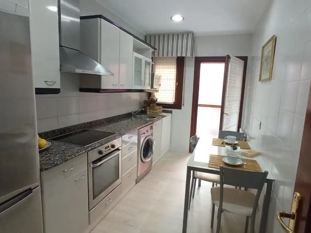 Cocina de Piso de alquiler en Bermeo con Calefacción, Amueblado y Balcón