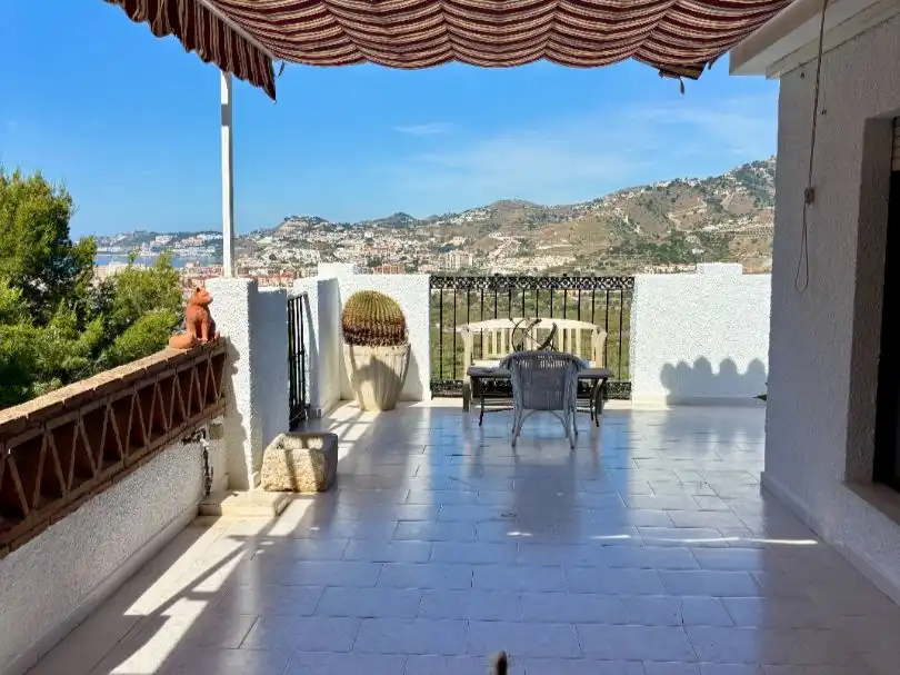 Houses for sale in Street Calle Pino Alto, 1, Velilla - Velilla Taramay Terrace of Houses for sale in Almuñécar with Air Conditioner, Terrace and Swimming Pool