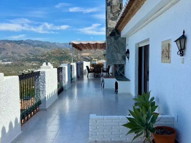 Houses for sale in Street Calle Pino Alto, 1, Velilla - Velilla Taramay Terrace of Houses for sale in Almuñécar with Air Conditioner, Terrace and Swimming Pool