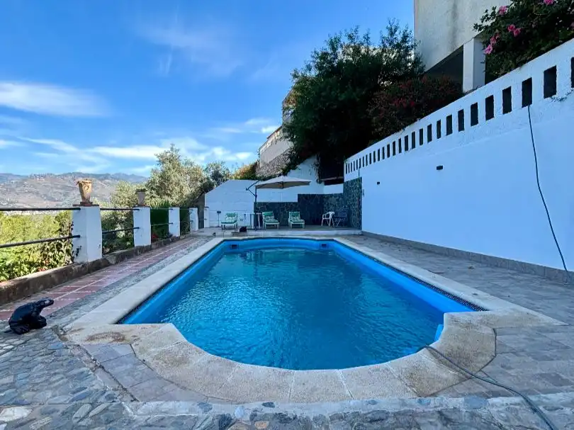Houses for sale in Street Calle Pino Alto, 1, Velilla - Velilla Taramay Swimming pool of Houses for sale in Almuñécar with Air Conditioner, Terrace and Swimming Pool