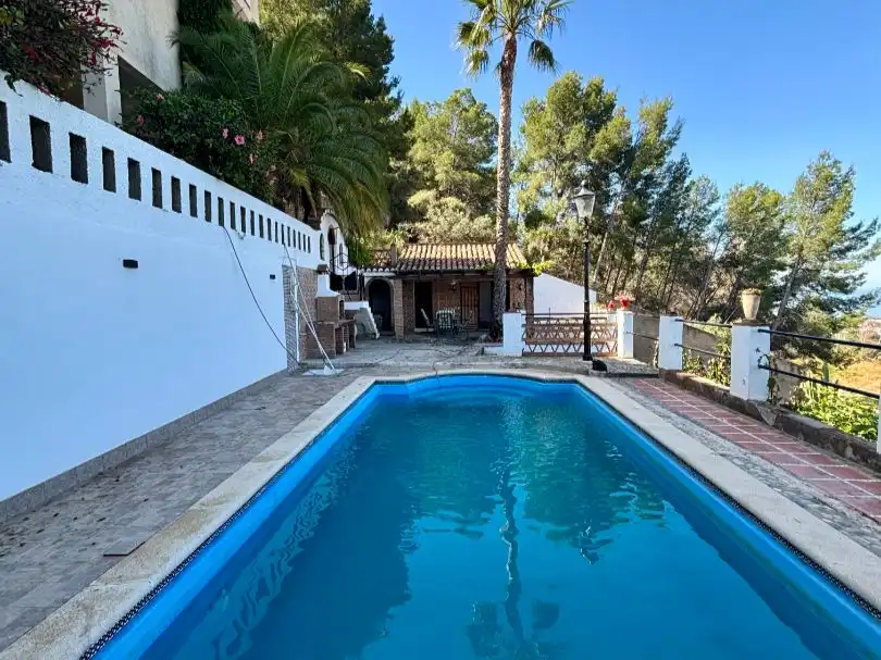 Houses for sale in Street Calle Pino Alto, 1, Velilla - Velilla Taramay Swimming pool of Houses for sale in Almuñécar with Air Conditioner, Terrace and Swimming Pool