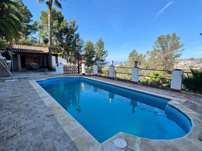 Houses for sale in Street Calle Pino Alto, 1, Velilla - Velilla Taramay Swimming pool of Houses for sale in Almuñécar with Air Conditioner, Terrace and Swimming Pool