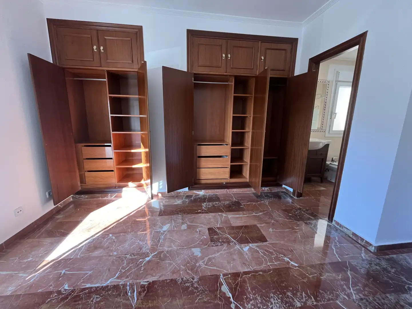 Wohnung zum Verkauf in Badajoz mit Klimaanlage, Heizung und Terrasse
