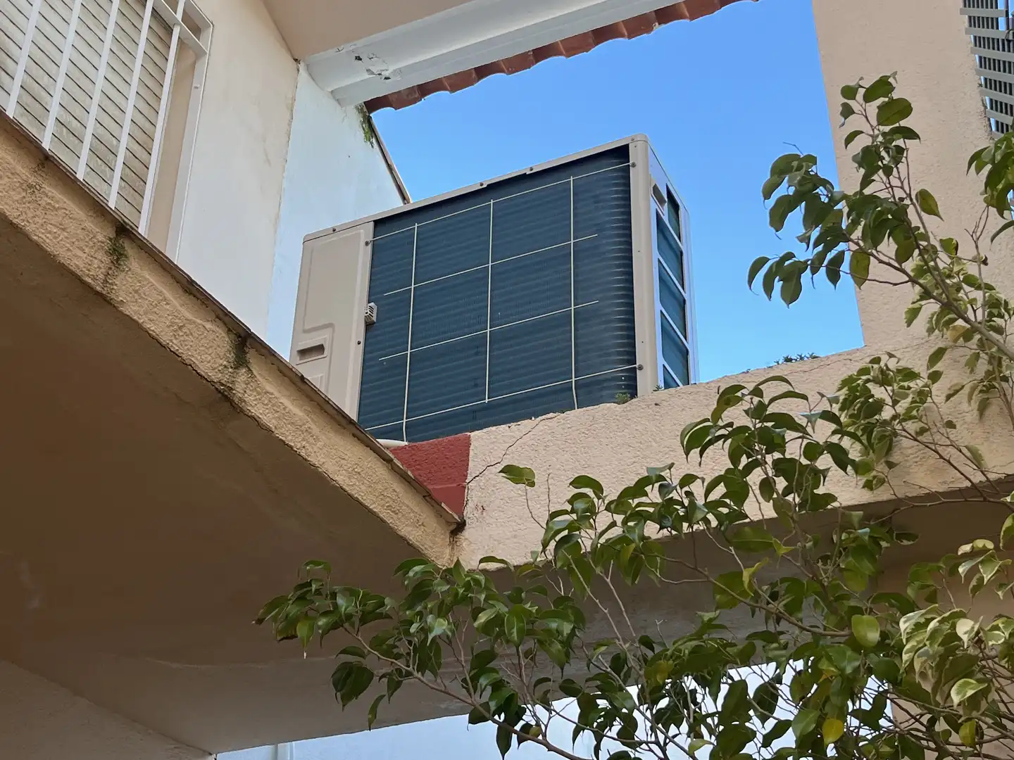 Außenansicht von Wohnung zum Verkauf in Badajoz mit Klimaanlage, Heizung und Terrasse