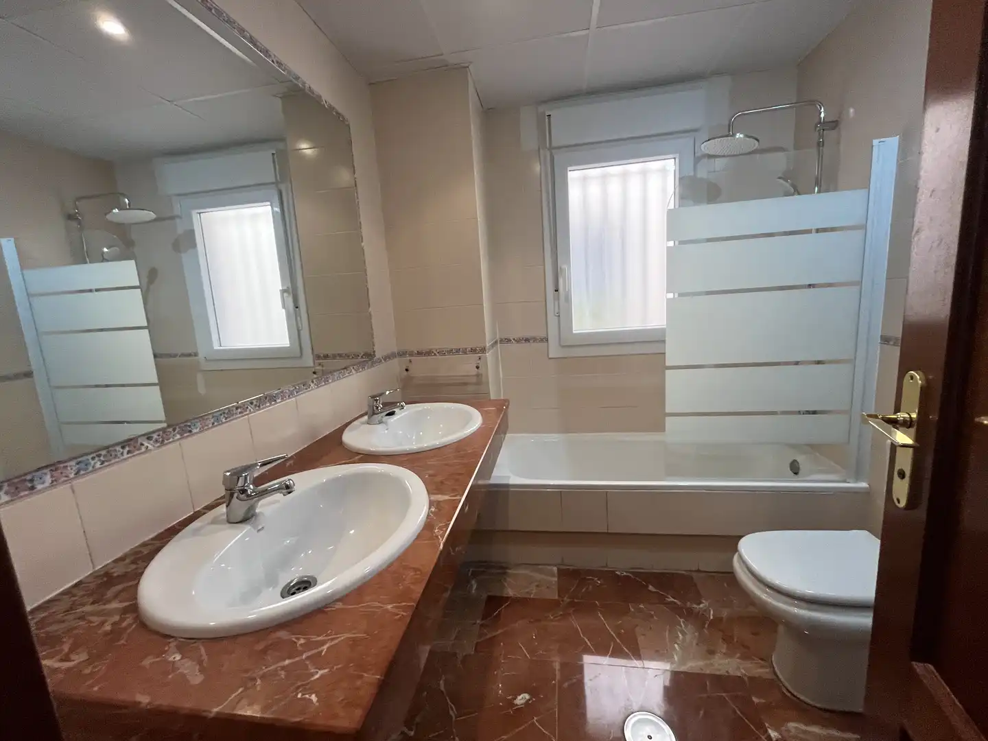 Badezimmer von Wohnung zum Verkauf in Badajoz mit Klimaanlage, Heizung und Terrasse