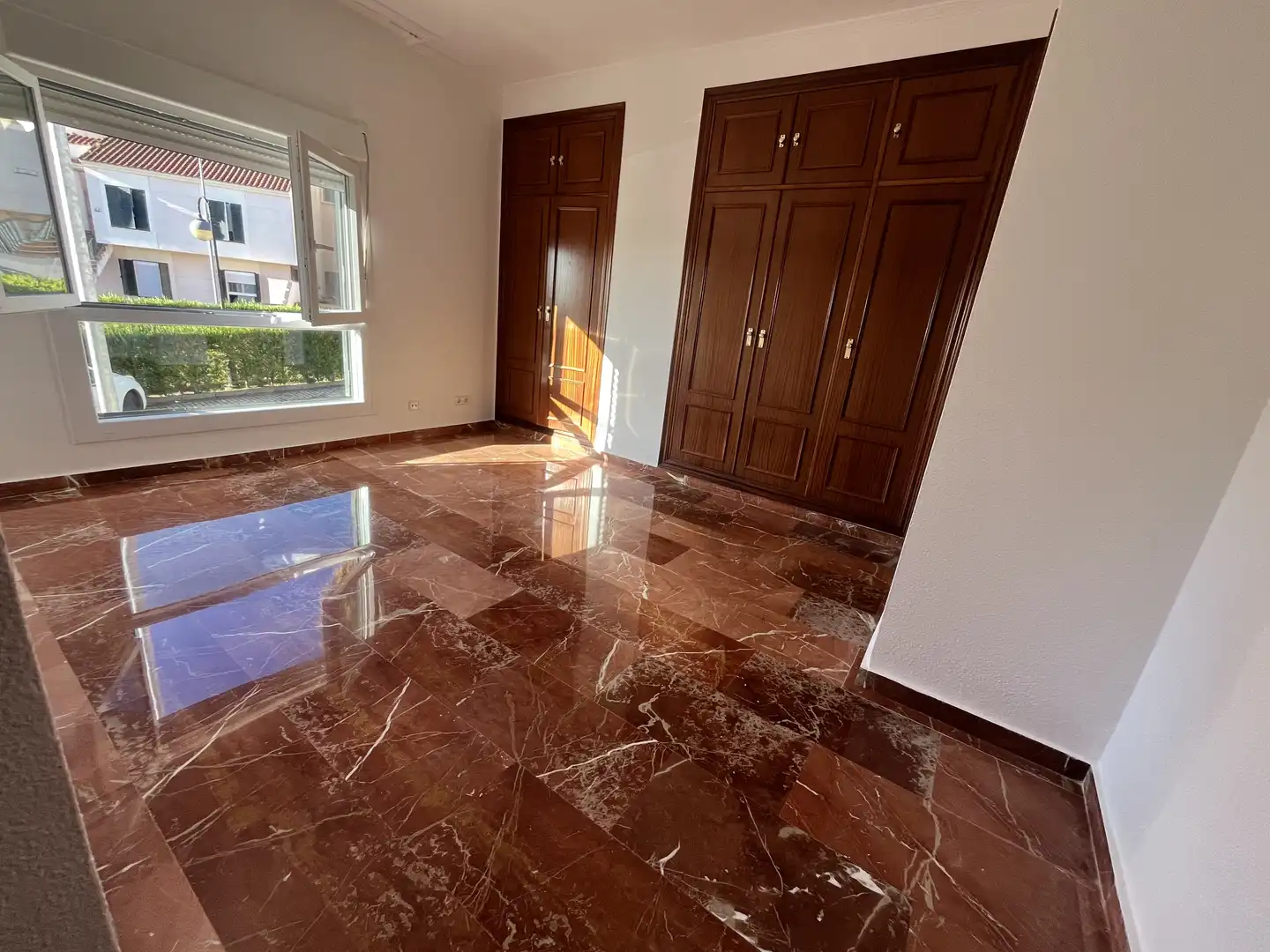 Wohnung zum Verkauf in Badajoz mit Klimaanlage, Heizung und Terrasse