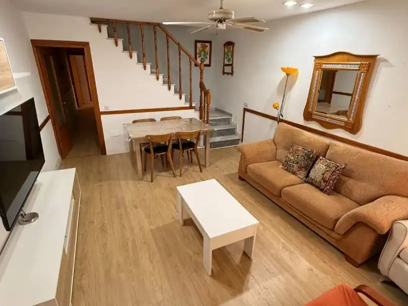 Sala de estar de Piso de alquiler en Almería con Terraza y Amueblado