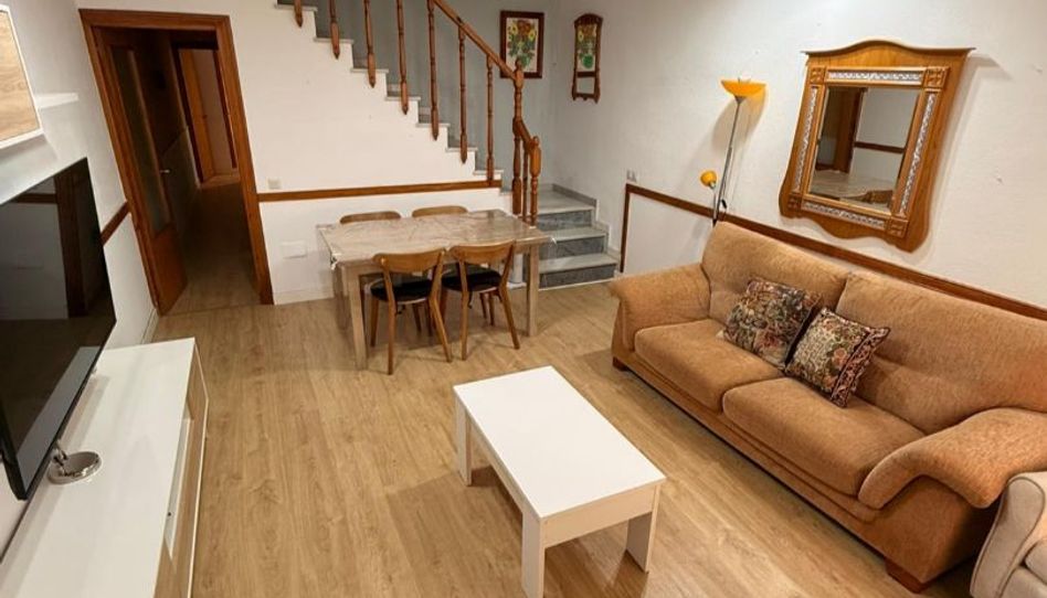 Piso de alquiler en Calle Inglés, 5, Los Ángeles - Cruz de Caravaca, Almería Capital - imagen 1 Foto 1 de Piso de alquiler en Calle Inglés, 5, Los Ángeles - Cruz de Caravaca, Almería Capital