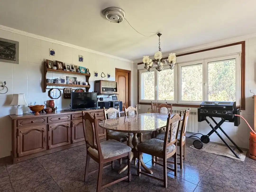 Casa o chalet en venta en Rúa Baixada á Praia de Menduíña, 10, Aldán Comedor de Casa o chalet en venta en Cangas con Aire acondicionado, Calefacción y Jardín privado