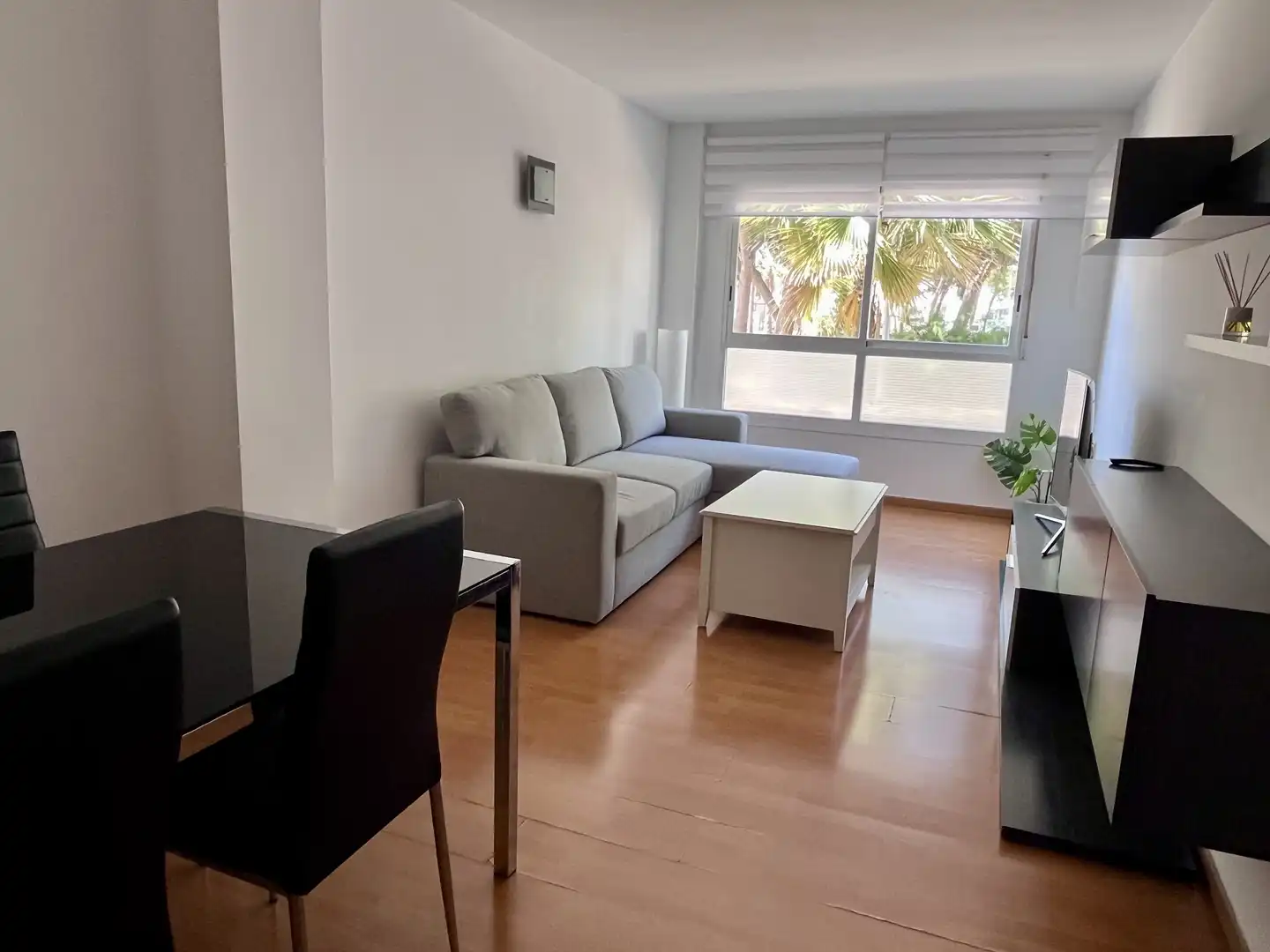 Piso de alquiler en Carrer de Bernat Visca, 11b, Palma de Mallorca Sala de estar de Piso de alquiler en Palma de Mallorca con Aire acondicionado y Terraza