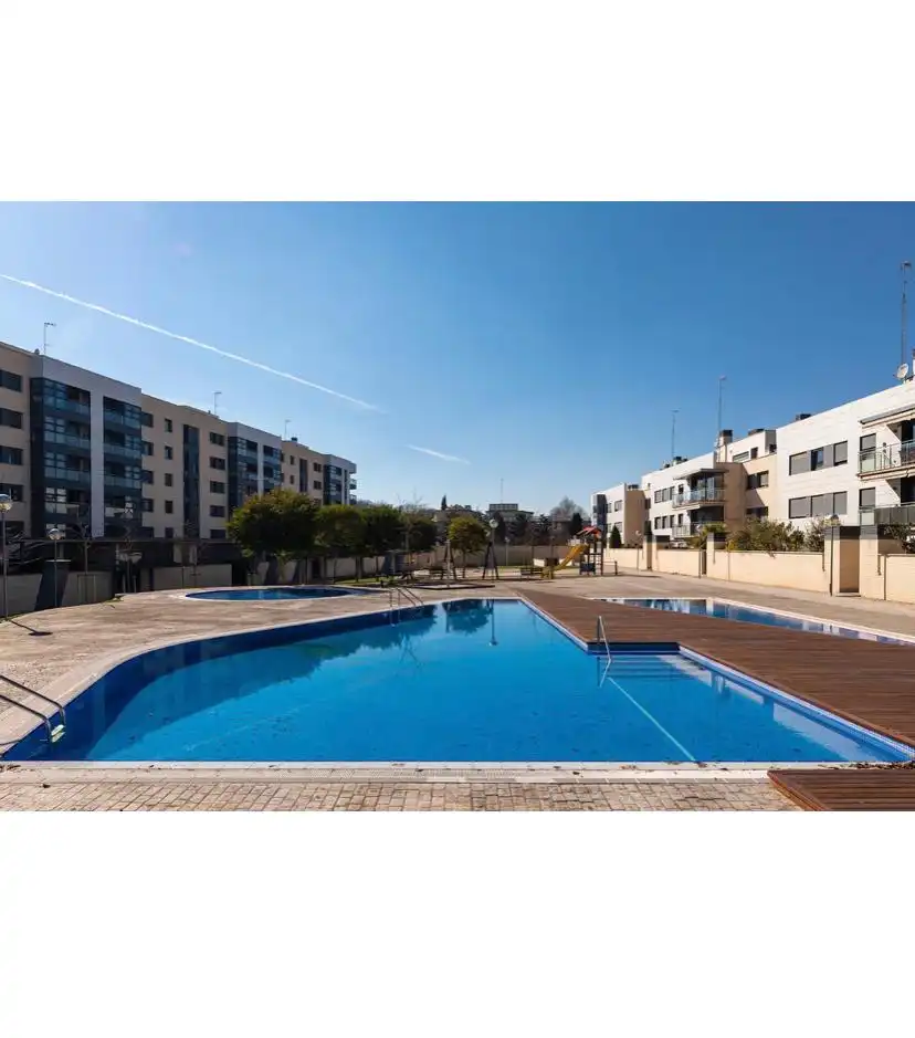 Schwimmbecken von Wohnung zur Miete in Lleida mit Klimaanlage, Privatgarten und Parkett