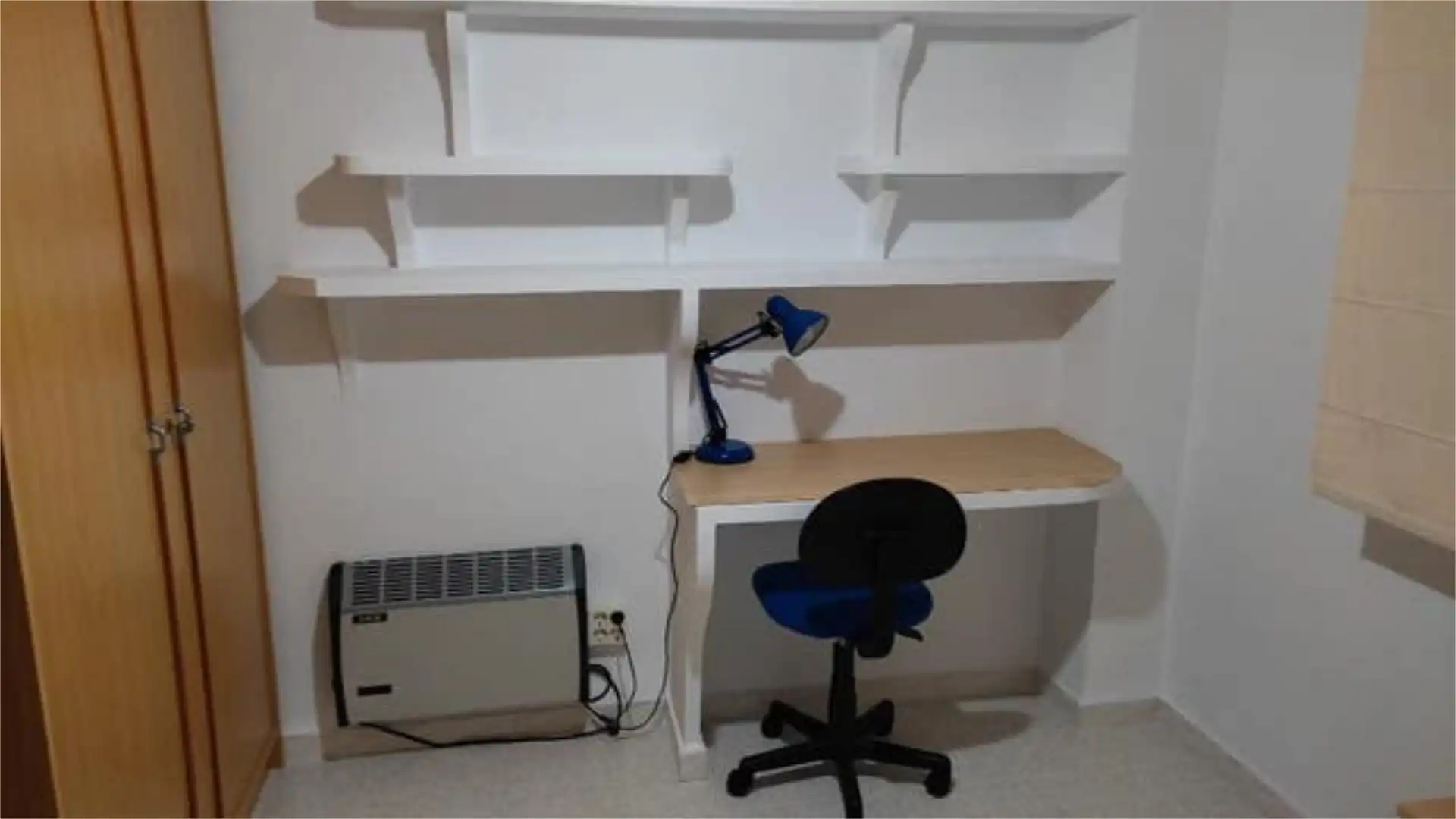Habitación de Estudio de alquiler en Jaén con Calefacción, Terraza y Amueblado
