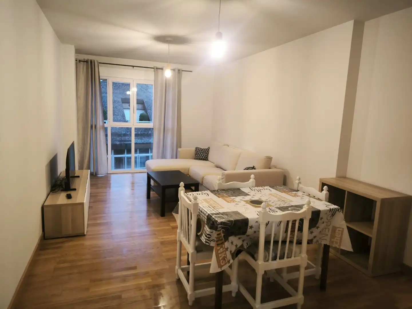 Sala de estar de Piso de alquiler en Zamora Capital  con Calefacción, Parquet y Amueblado