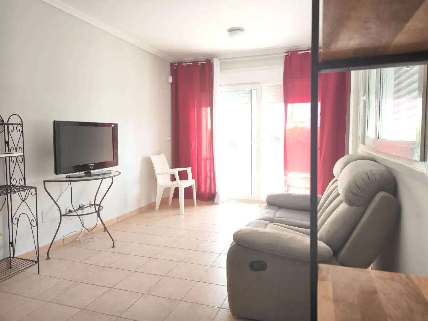 Pis de lloguer a Calle Vial 1 Mosa Trajectum, 6, Baños y Mendigo Sala d'estar de Pis de lloguer en Murcia amb Aire condicionat, Calefacció i Jardí privat