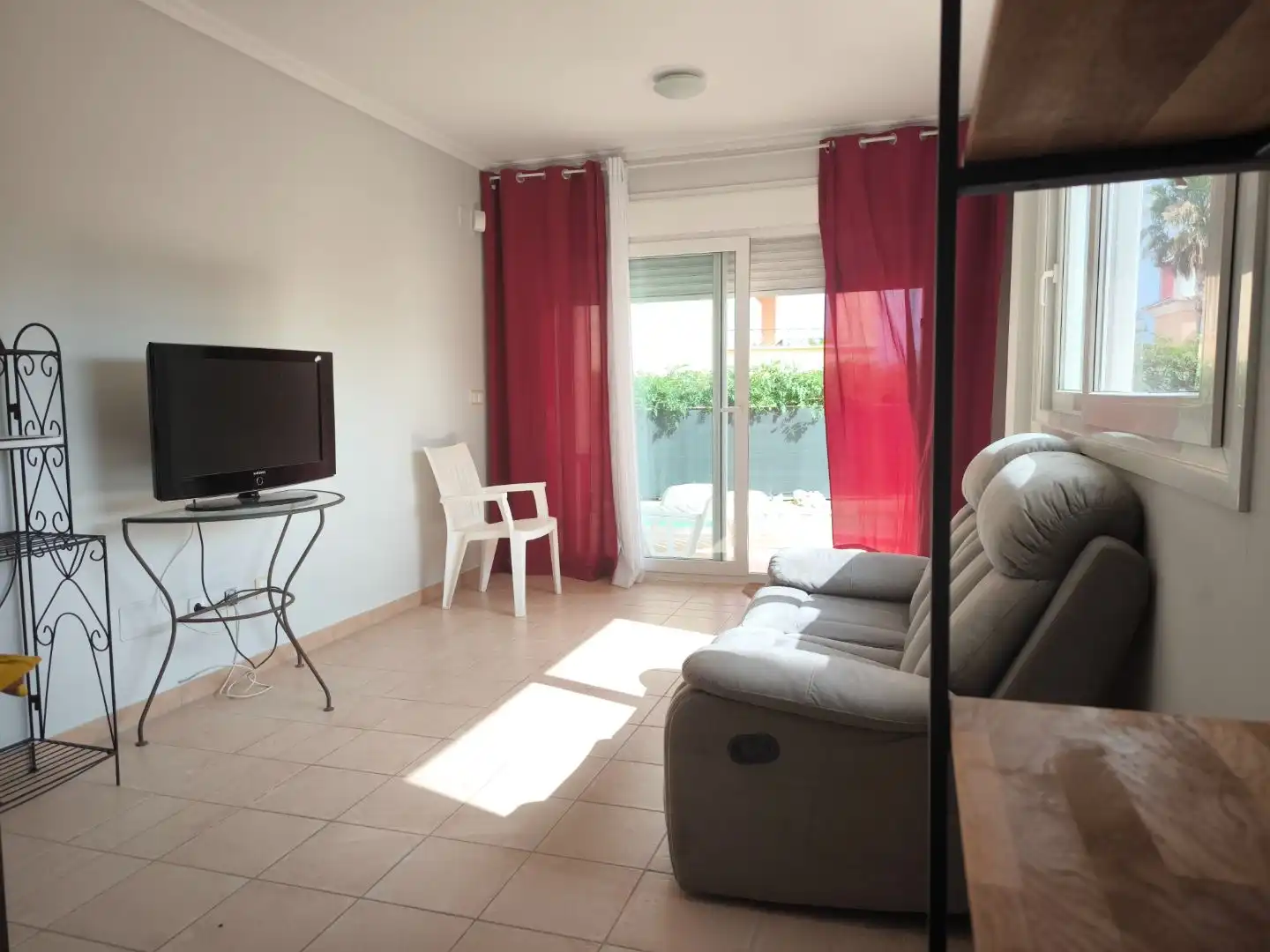 Pis de lloguer a Calle Vial 1 Mosa Trajectum, 6, Baños y Mendigo Sala d'estar de Pis de lloguer en Murcia amb Aire condicionat, Calefacció i Jardí privat