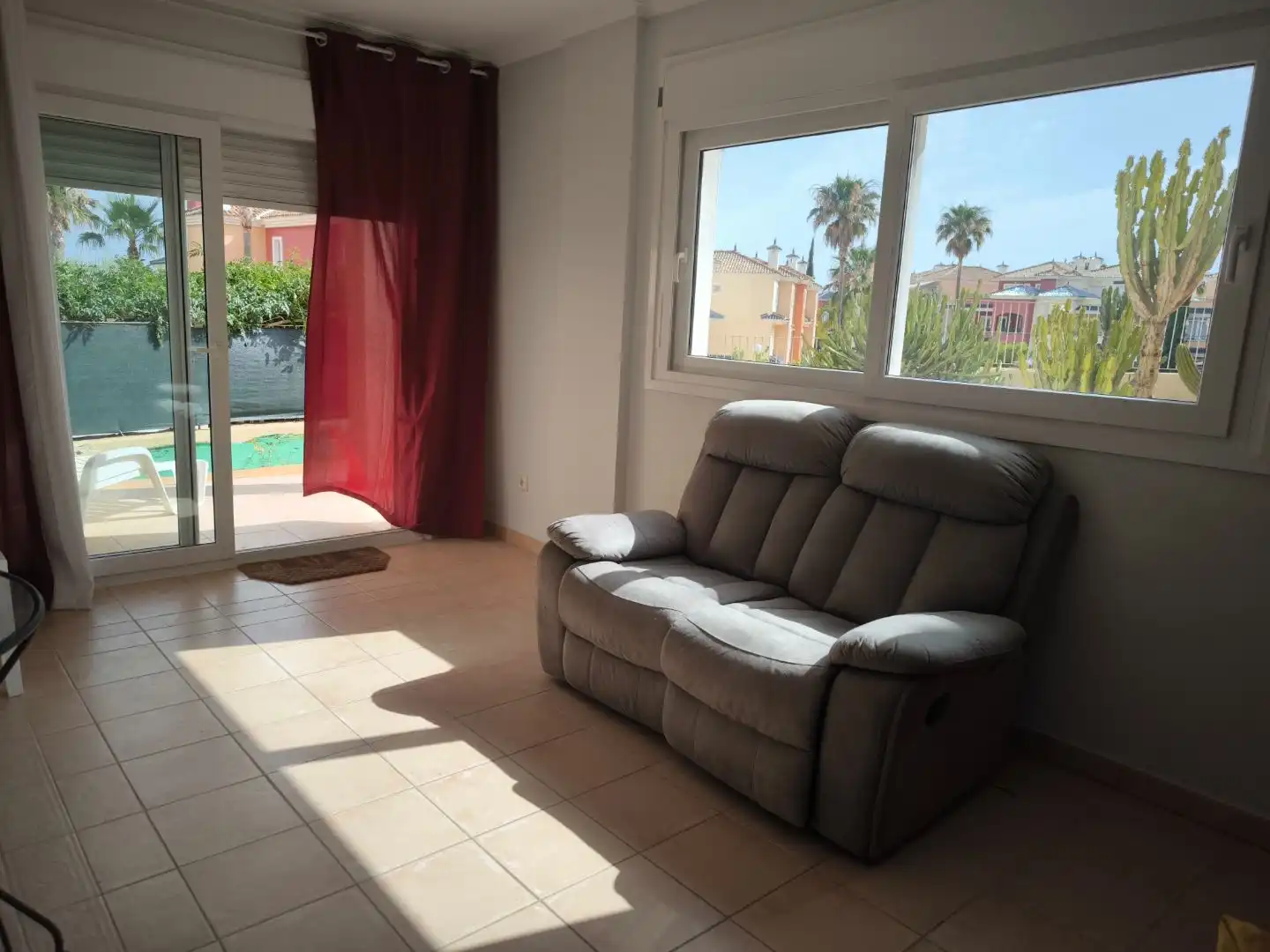 Pis de lloguer a Calle Vial 1 Mosa Trajectum, 6, Baños y Mendigo Sala d'estar de Pis de lloguer en Murcia amb Aire condicionat, Calefacció i Jardí privat