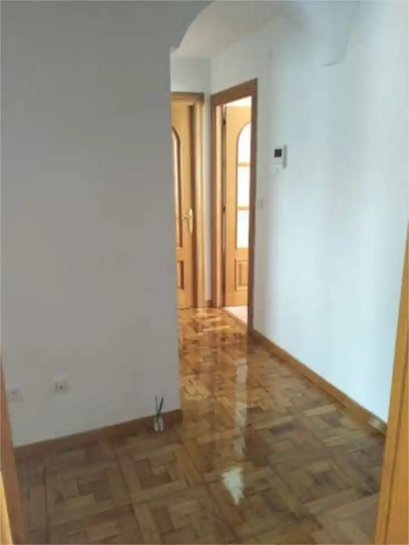Dachboden zur Miete in Casco Histórico Dachboden zur Miete in Oviedo mit Heizung und Möbliert