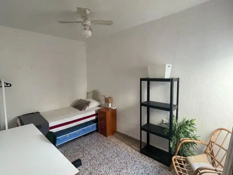 Habitación en Calle Pintor Murillo, 9, Centro Habitación de Piso para compartir en San Vicente del Raspeig / Sant Vicent del Raspeig con Aire acondicionado, Amueblado y Balcón