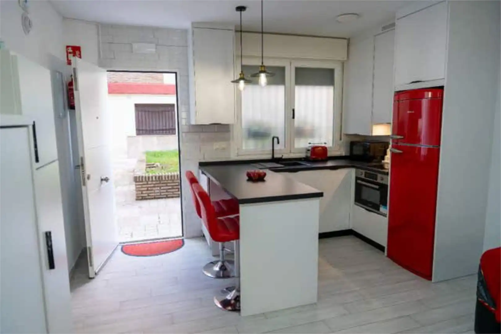 Apartament de lloguer a Sector Sur Cuina de Apartament de lloguer en Córdoba amb Calefacció, Jardí privat i Terrassa