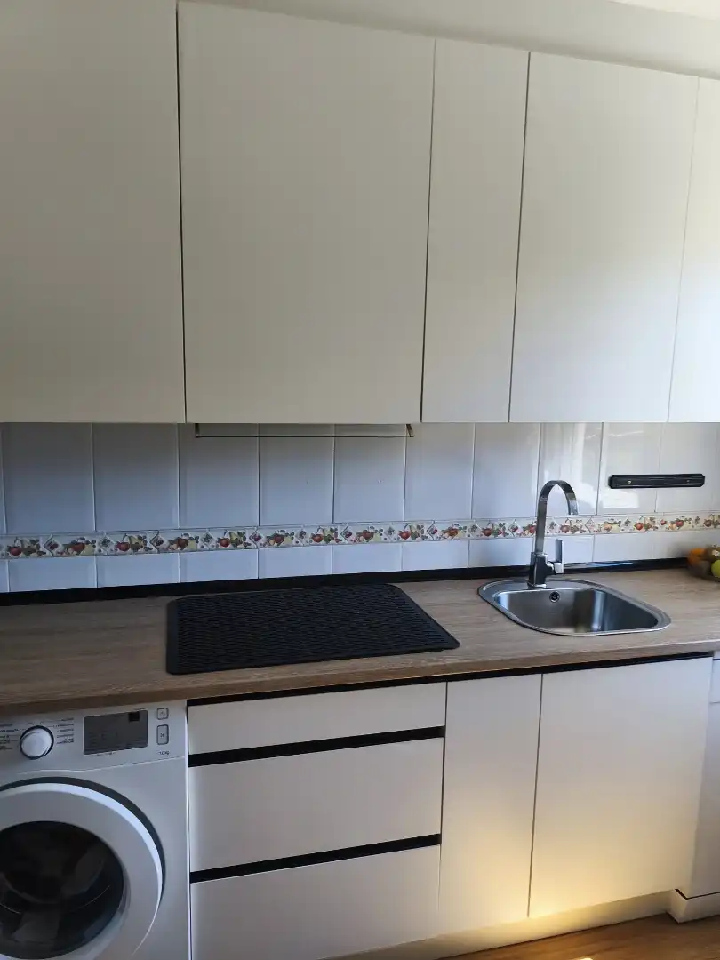 Cocina de Casa adosada en venta en Navaluenga con Calefacción, Jardín privado y Parquet