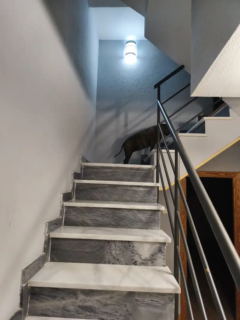 Casa adosada en venta en Navaluenga con Calefacción, Jardín privado y Parquet