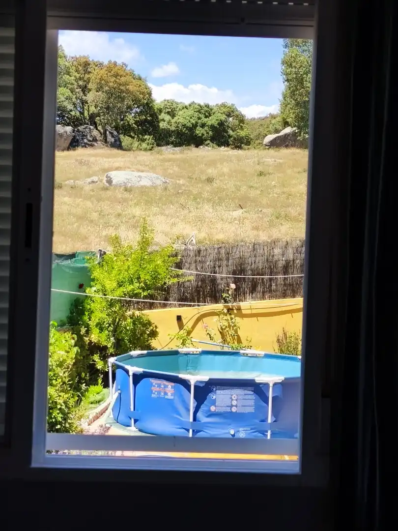 Piscina de Casa adosada en venta en Navaluenga con Calefacción, Jardín privado y Parquet