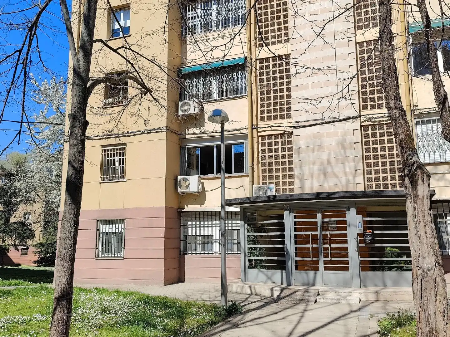 Pis en venda a Calle de San Magín, 15, Zofio Vista exterior de Pis en venda en Madrid amb Aire condicionat, Calefacció i Traster