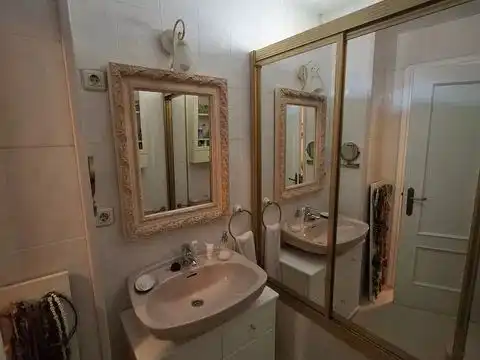Badezimmer von Wohnung zum Verkauf in Madrid mit Klimaanlage, Heizung und Privatgarten
