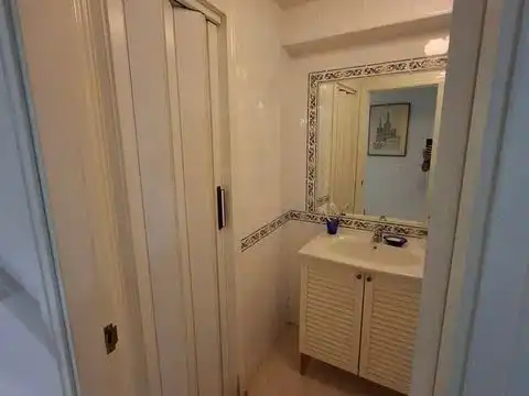 Badezimmer von Wohnung zum Verkauf in Madrid mit Klimaanlage, Heizung und Privatgarten