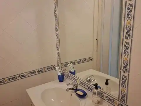 Badezimmer von Wohnung zum Verkauf in Madrid mit Klimaanlage, Heizung und Privatgarten
