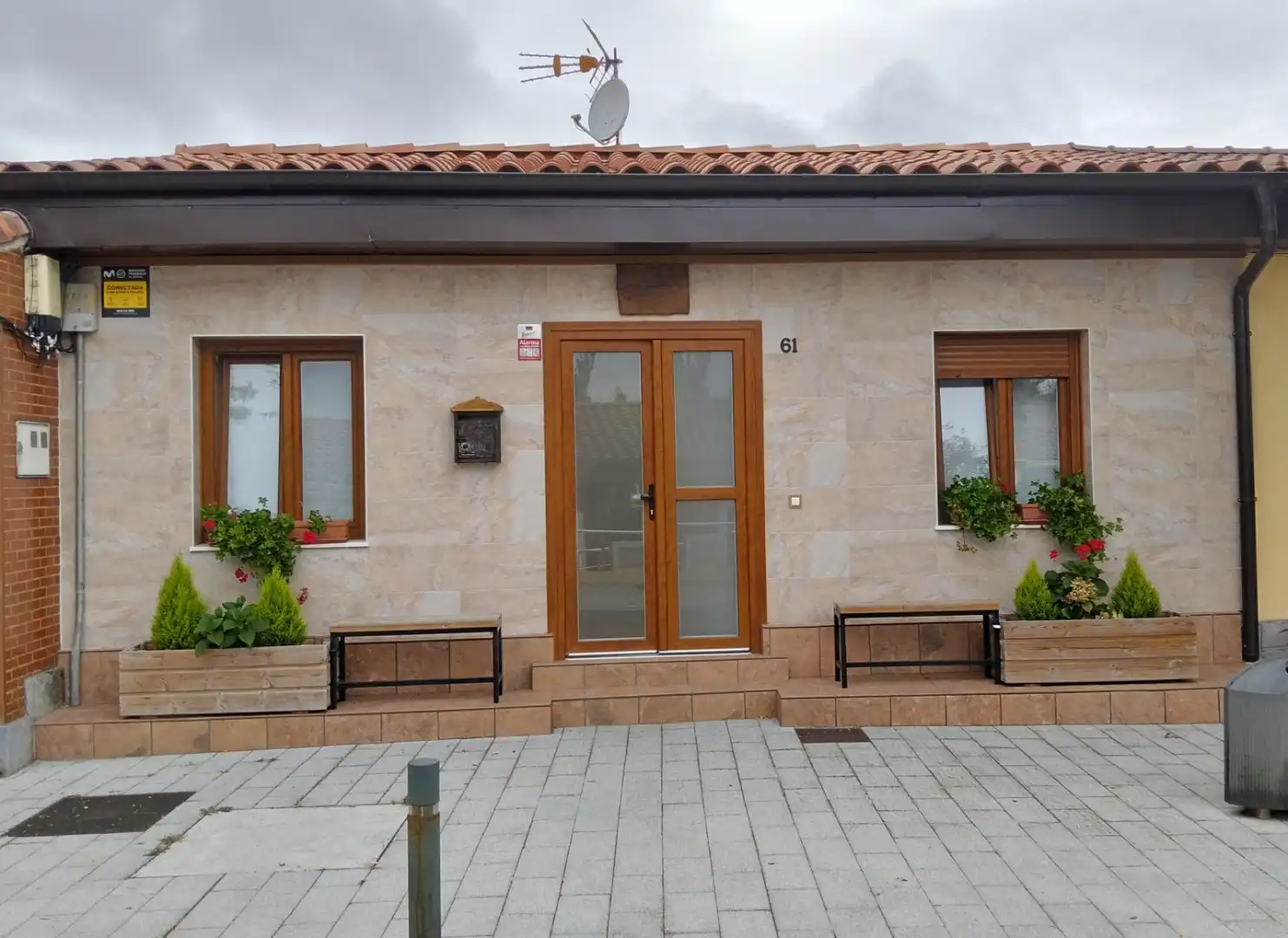 Vista exterior de Casa adosada en venda en Vitoria - Gasteiz amb Calefacció, Parquet i Terrassa