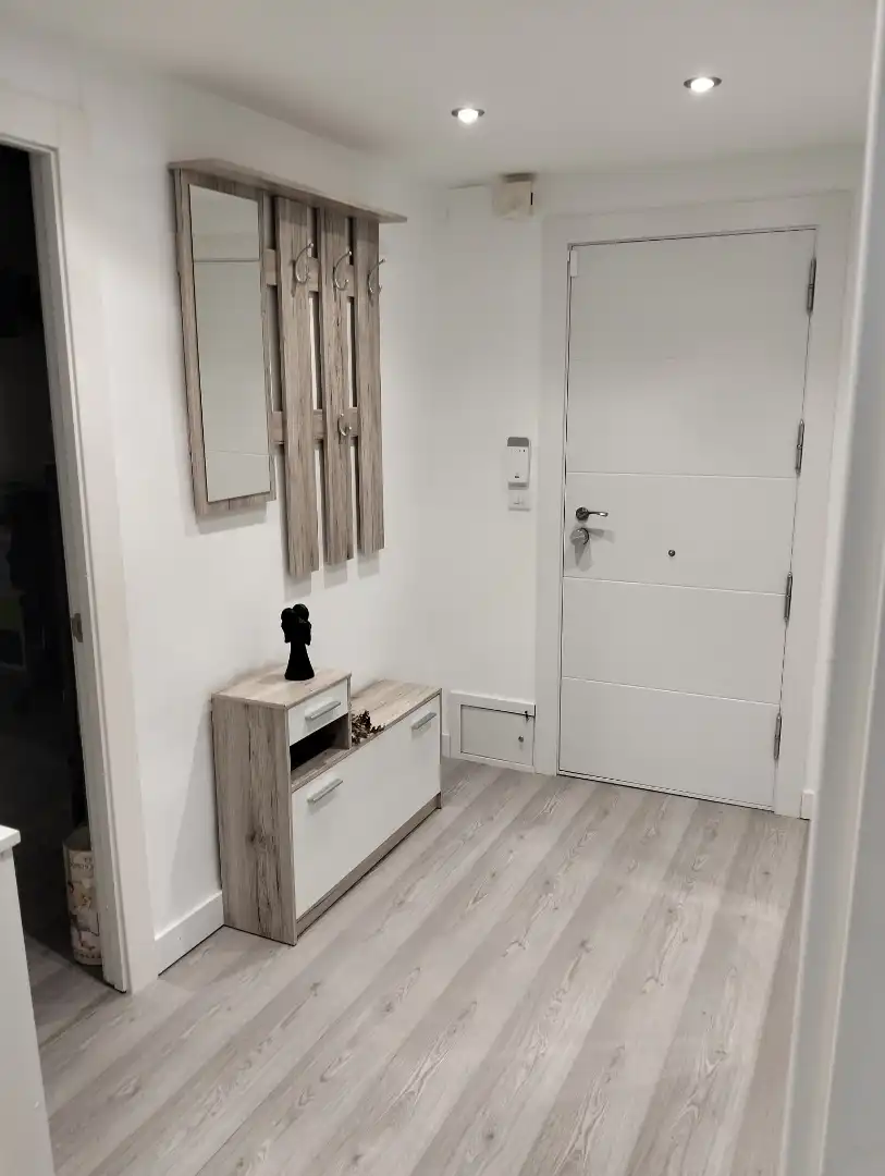 Casa adosada en venta en Vitoria - Gasteiz con Terraza, Piscina y Balcón