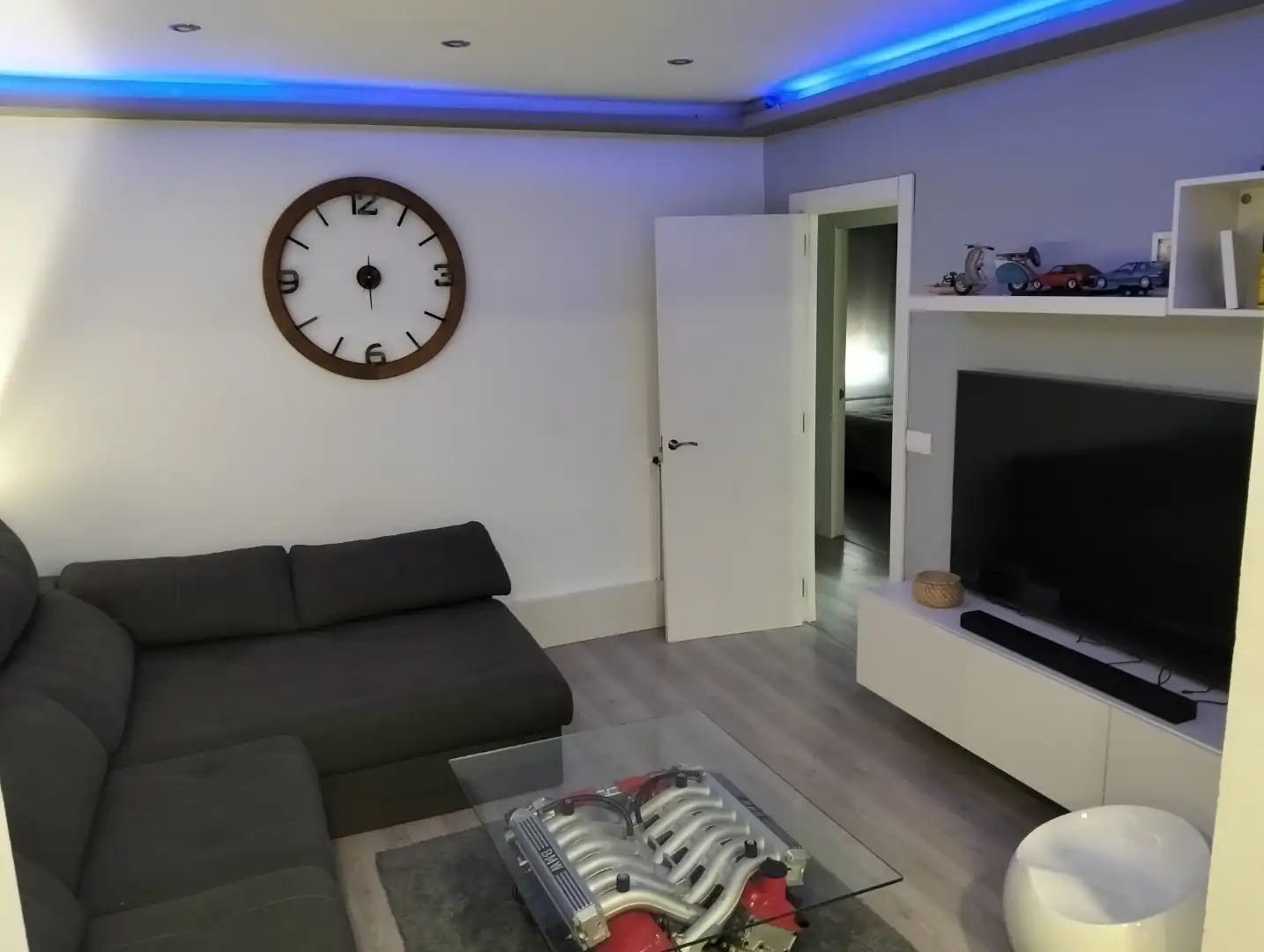 Sala de estar de Casa adosada en venta en Vitoria - Gasteiz con Terraza, Piscina y Balcón