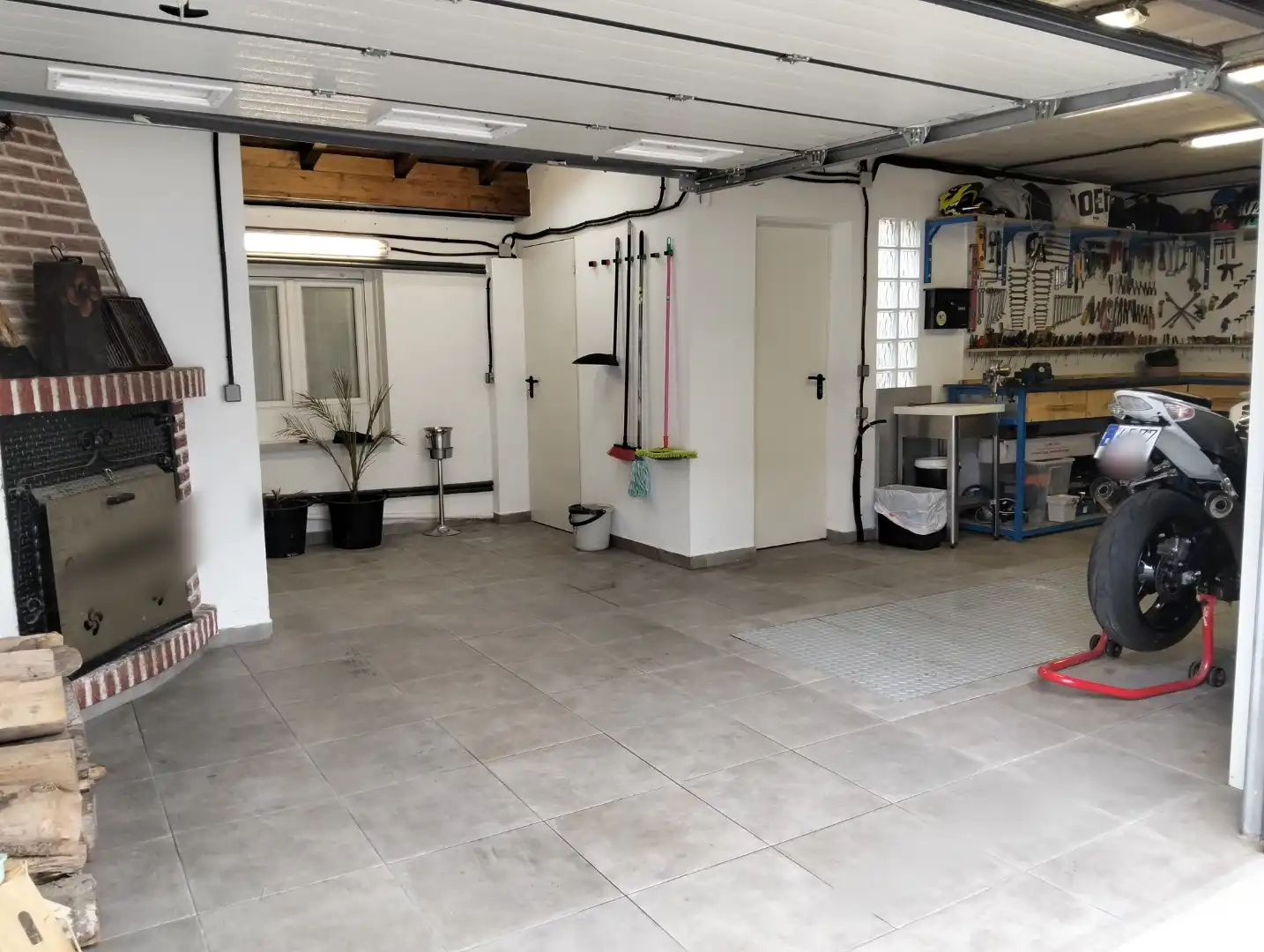 Casa adosada en venta en Vitoria - Gasteiz con Terraza, Piscina y Balcón
