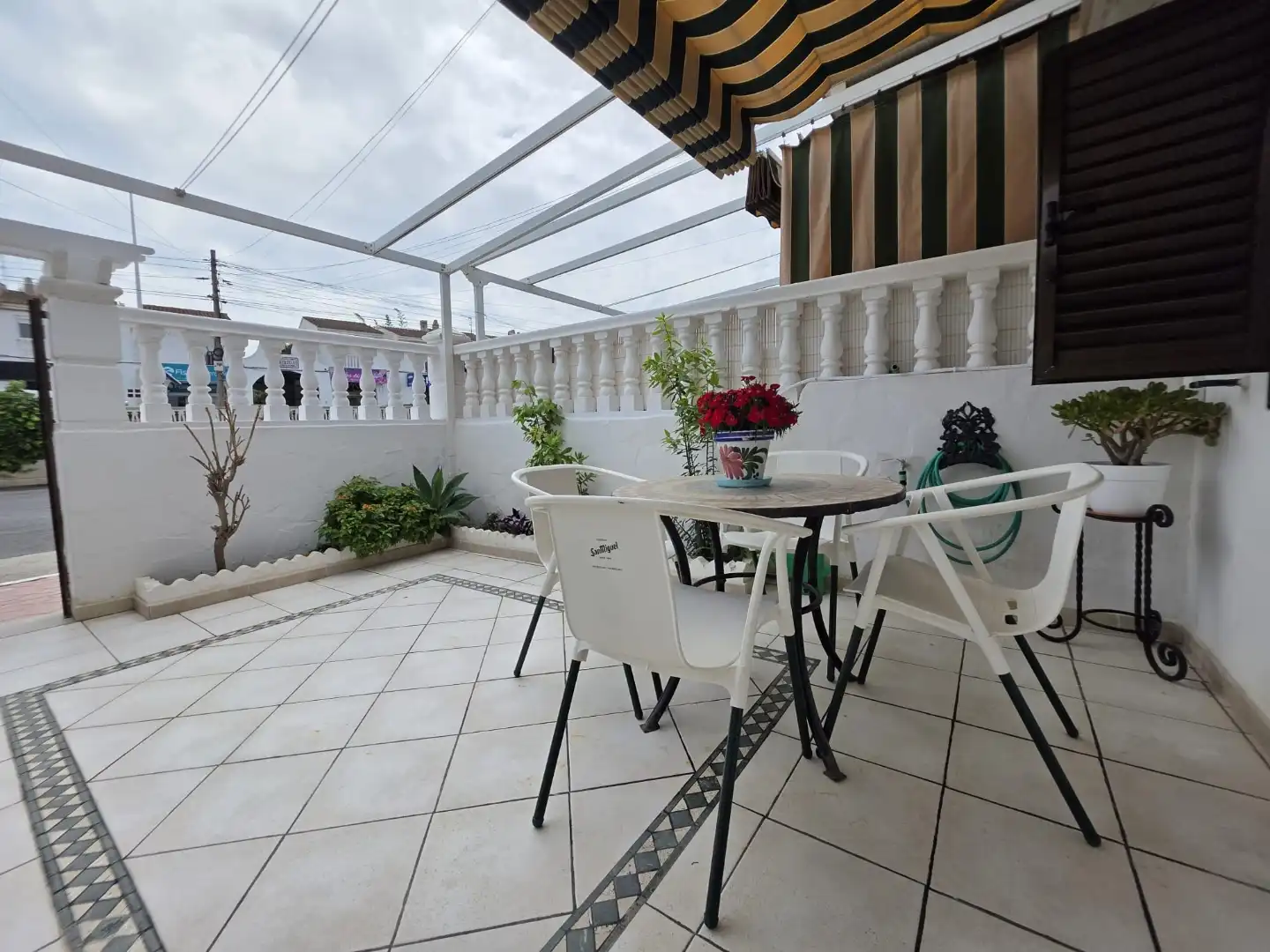 Casa adosada de alquiler en Calle Río Turia, 8, Panorama - Sierramar Terraza de Casa adosada de alquiler en Santa Pola con Aire acondicionado, Calefacción y Terraza