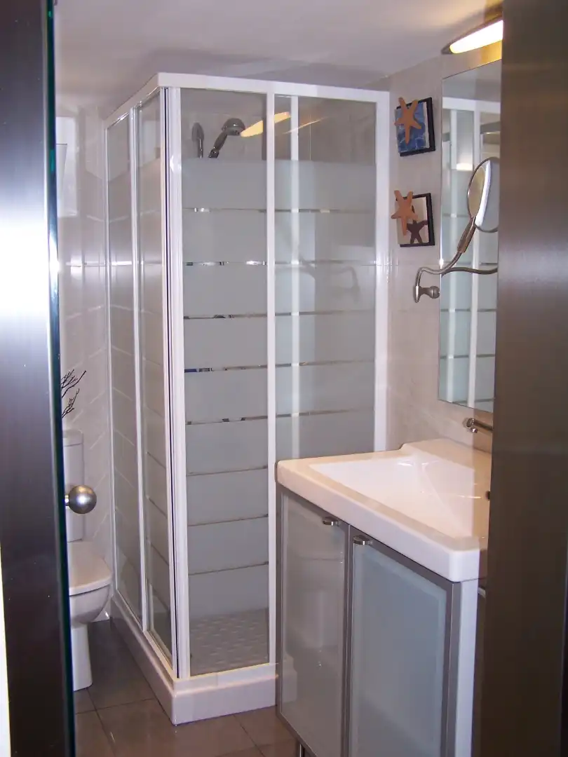 Apartamento de alquiler en Carrer de Julián Romea, 14, Sant Gervasi- Galvany Baño de Apartamento de alquiler en Barcelona con Aire acondicionado, Calefacción y Parquet