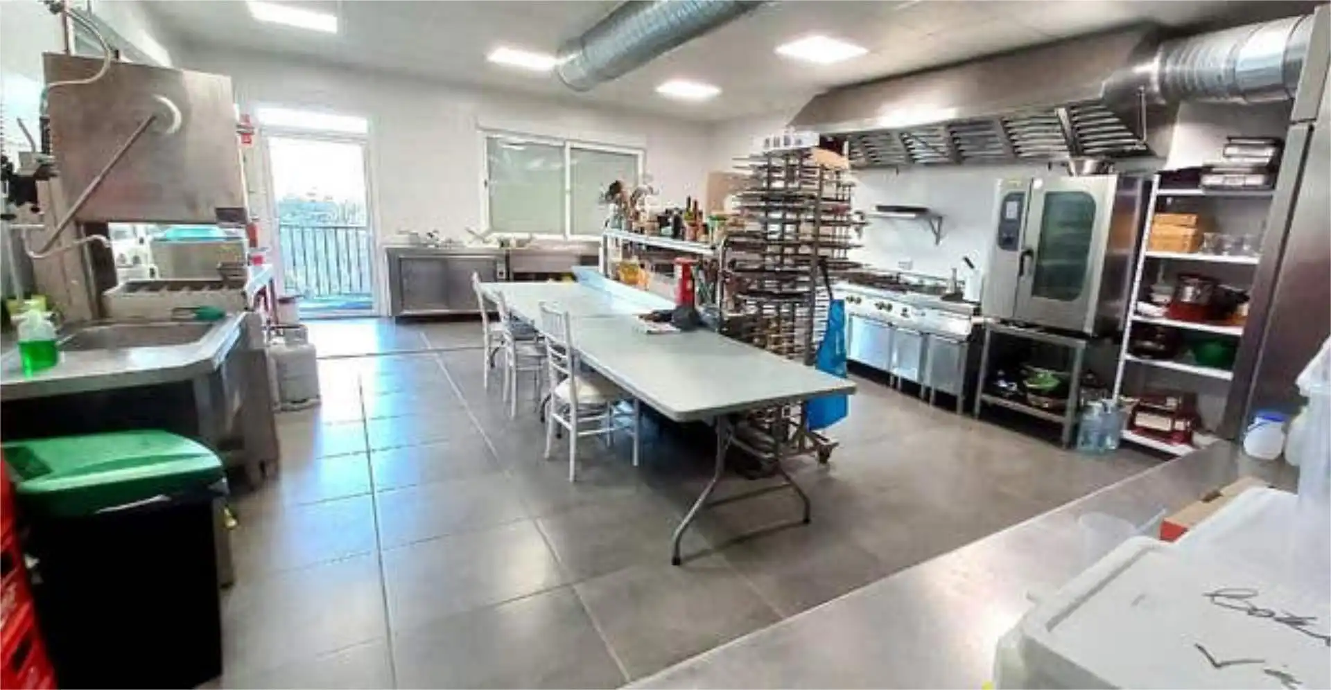 Casa adosada en venta en Los Navalucillos Cocina de Casa adosada en venta en Los Navalucillos con Jardín privado, Terraza y Trastero