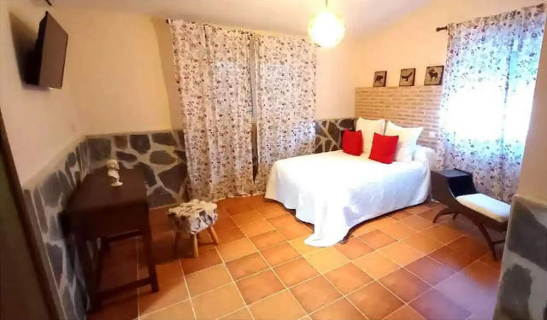 Casa adosada en venta en Los Navalucillos Habitación de Casa adosada en venta en Los Navalucillos con Jardín privado, Terraza y Trastero