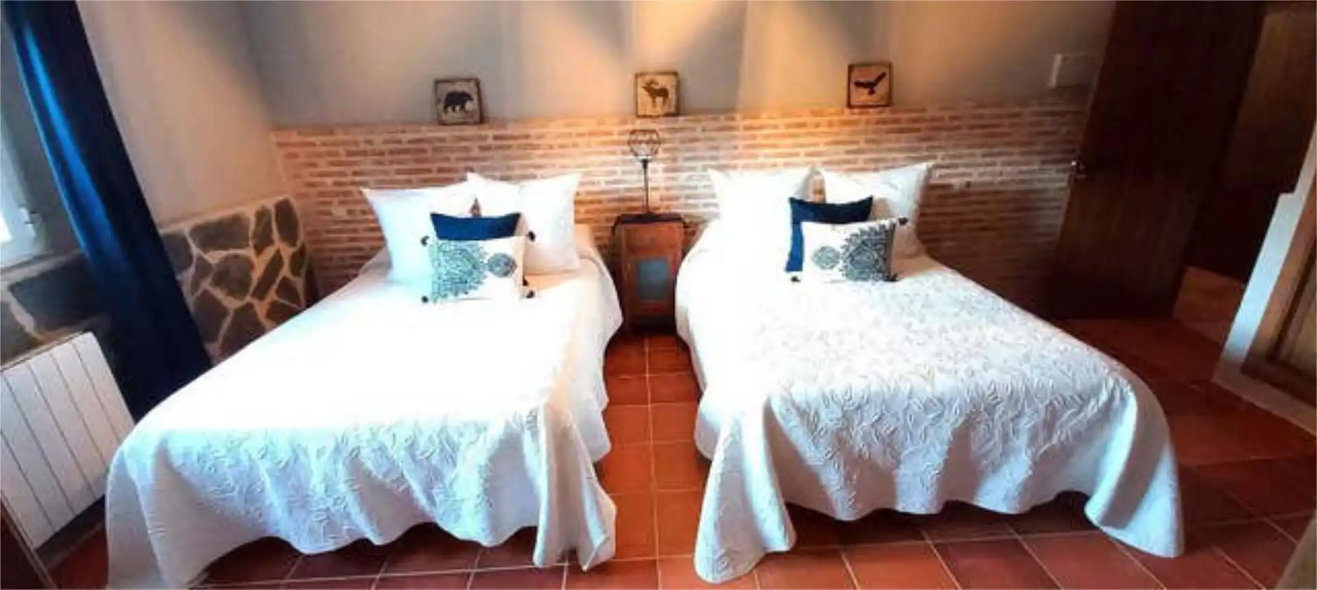 Casa adosada en venta en Los Navalucillos Habitación de Casa adosada en venta en Los Navalucillos con Jardín privado, Terraza y Trastero