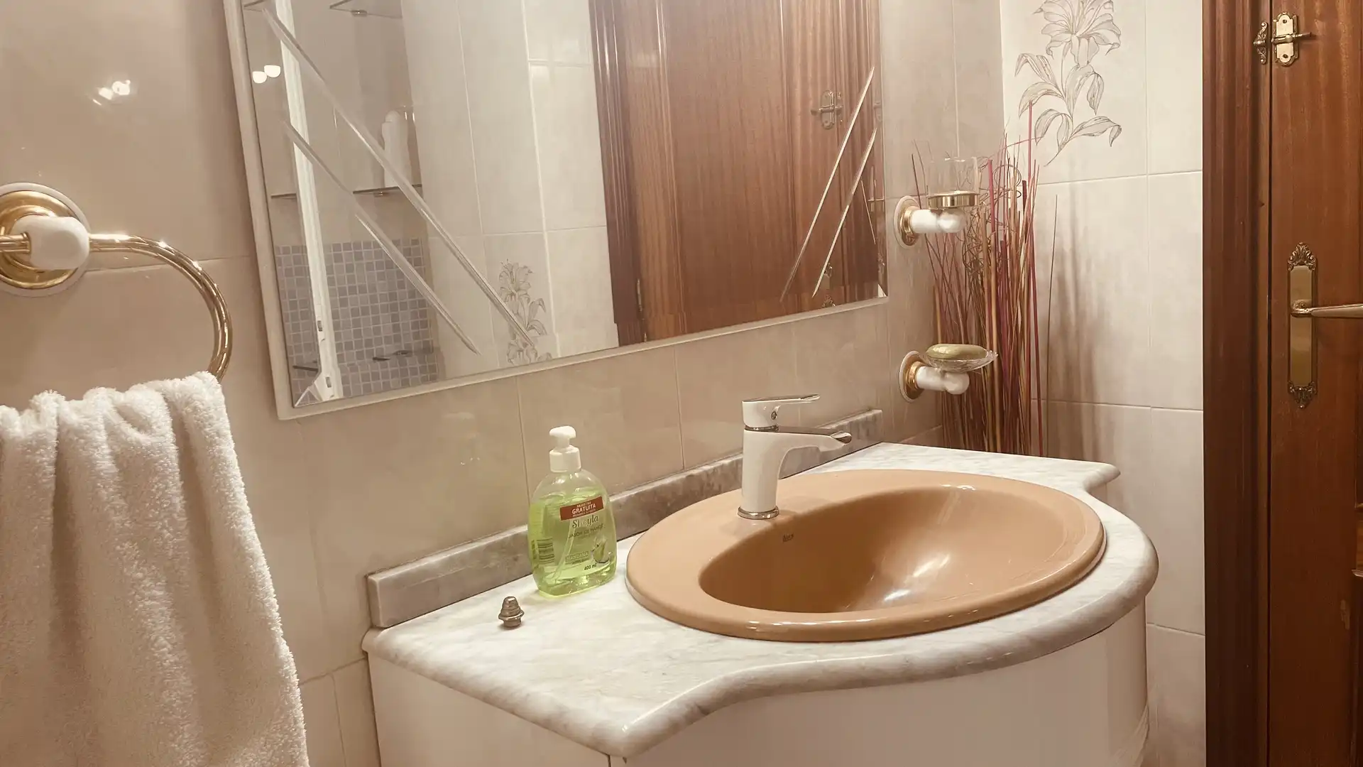 Flat for sale in Calle Japón, 6, Parque Ondarreta - Urtinsa Bathroom of Flat for sale in Alcorcón with Terrace and Balcony