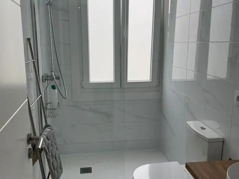 Flat for rent in Rúa Magdalena, 14, Centro Bathroom of Flat for rent in Ferrol with Heating, Parquet flooring and Terrace