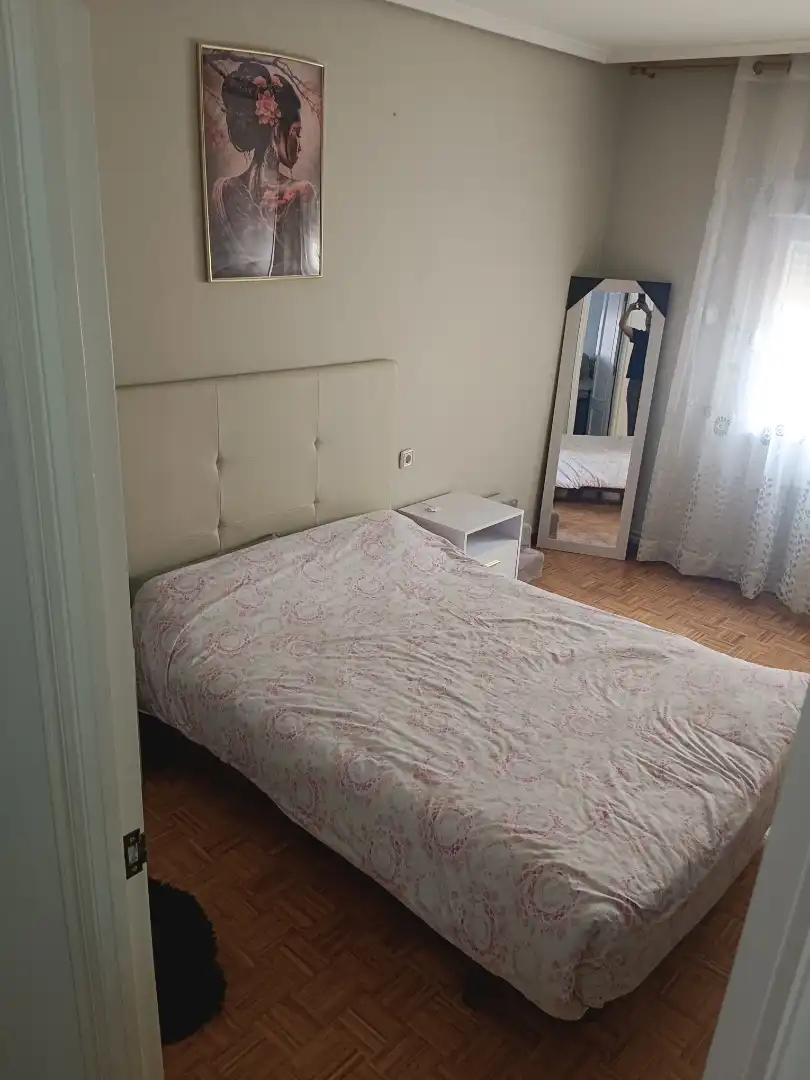 Pis en venda a Calle Isaac Peral, 1, Centro Dormitori de Pis en venda en Ponferrada amb Calefacció, Parquet i Moblat