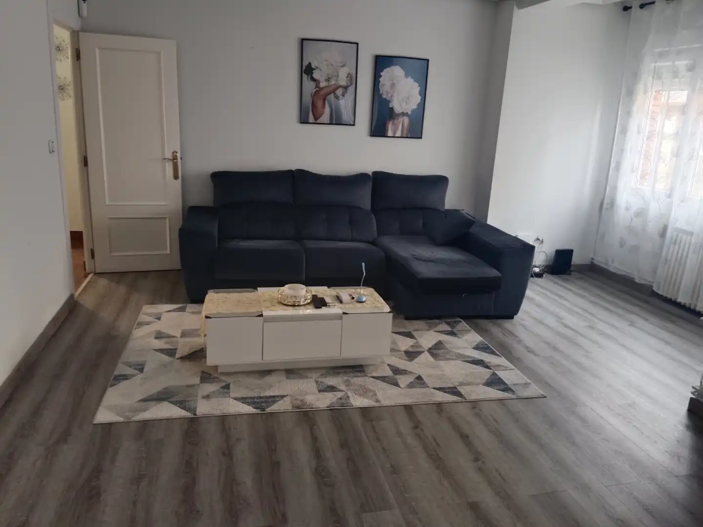 Pis en venda a Calle Isaac Peral, 1, Centro Sala d'estar de Pis en venda en Ponferrada amb Calefacció, Parquet i Moblat