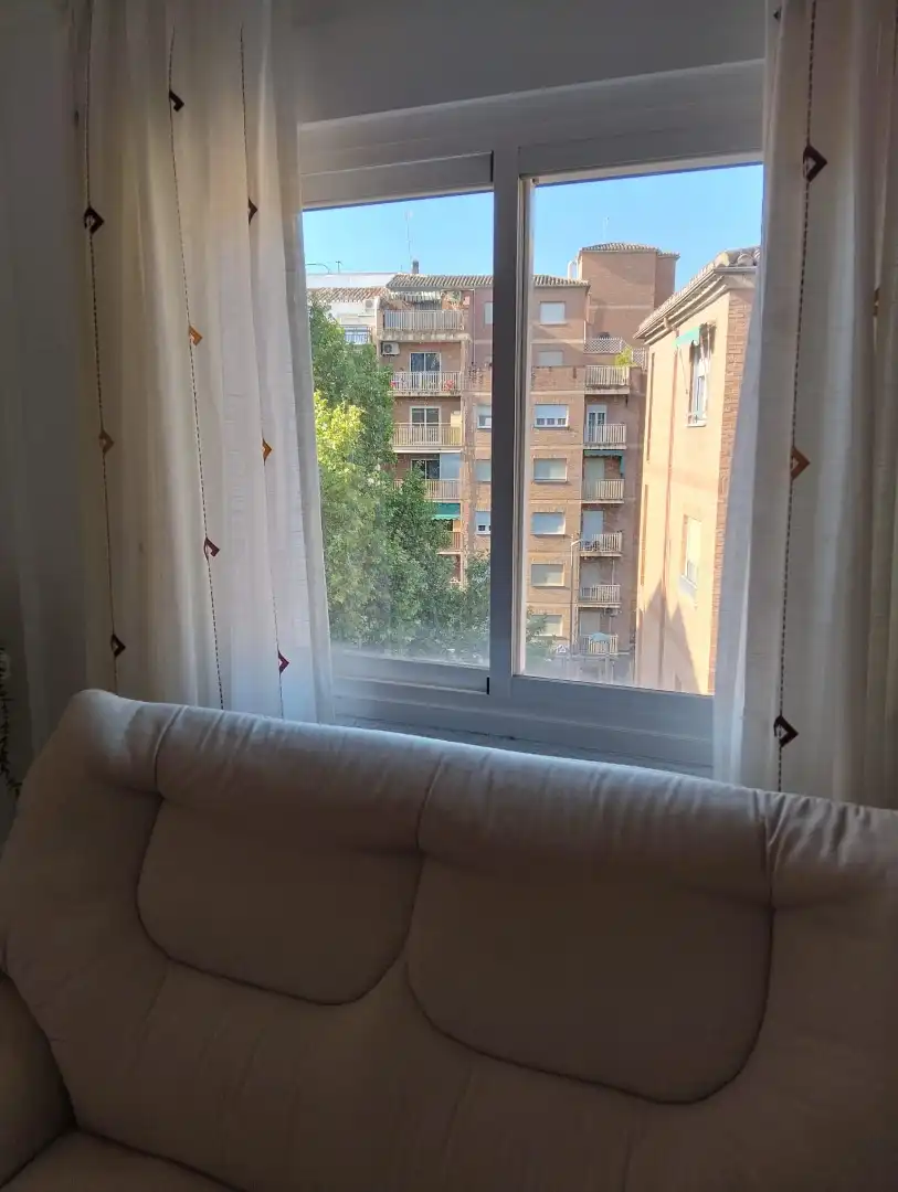 Room in Avenida de Cadiz, 8, Barrio de Zaidín