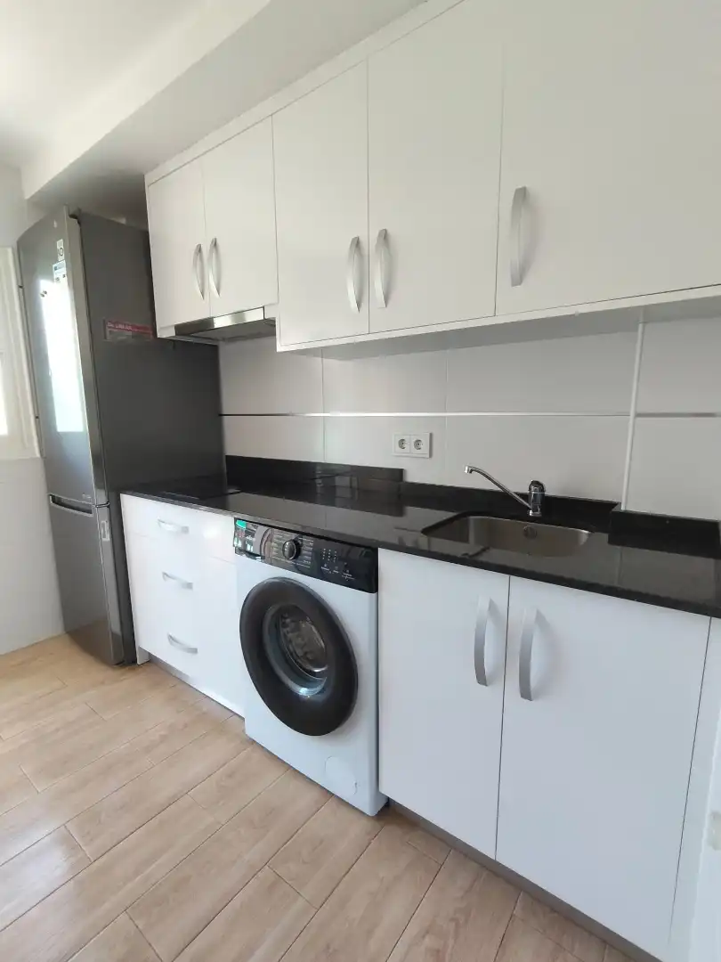 Room in Avenida de Cadiz, 8, Barrio de Zaidín