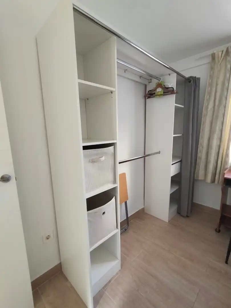 Room in Avenida de Cadiz, 8, Barrio de Zaidín