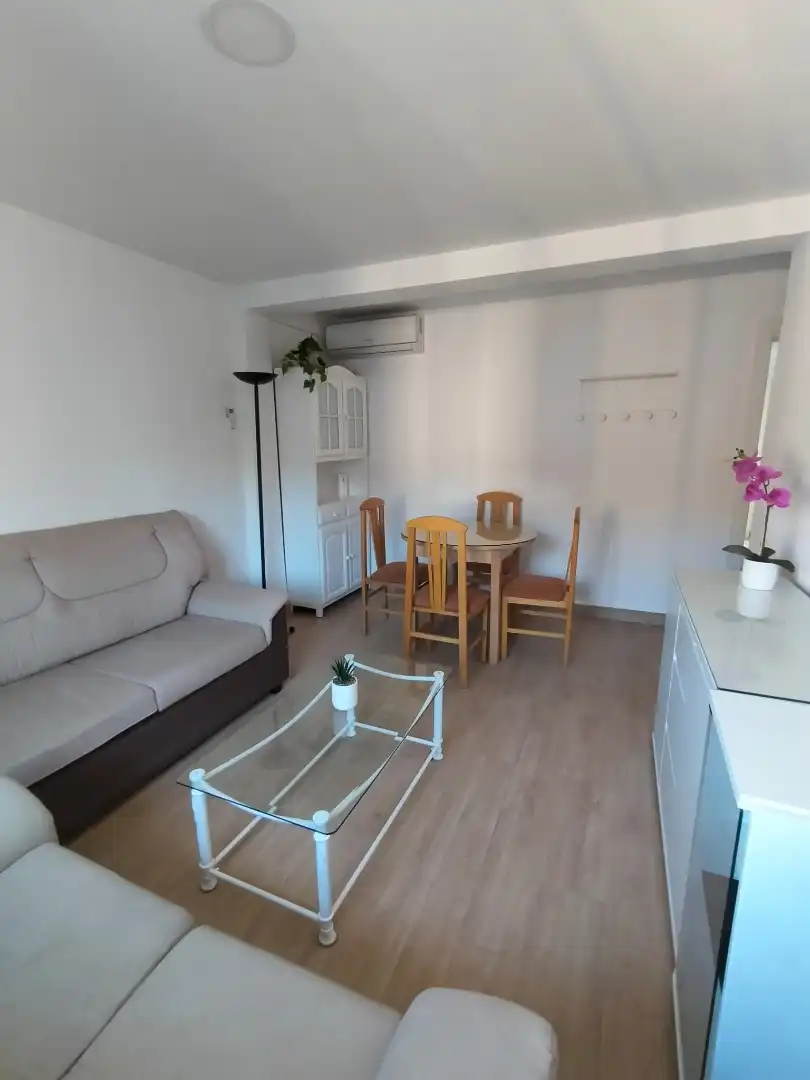 Room in Avenida de Cadiz, 8, Barrio de Zaidín