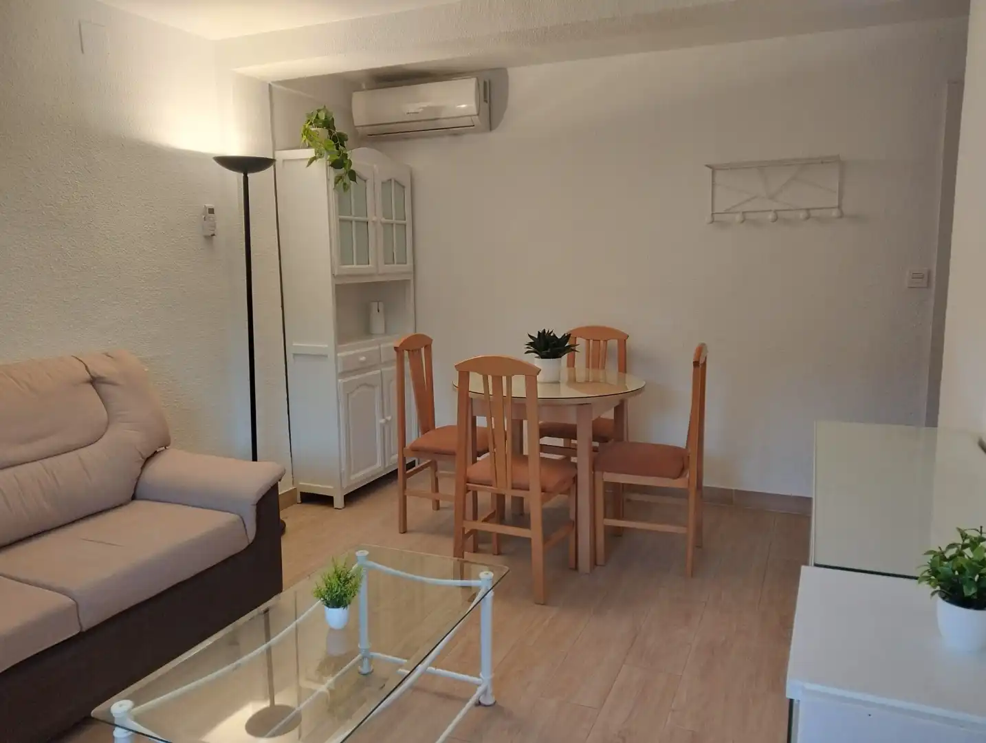 Room in Avenida de Cadiz, 8, Barrio de Zaidín
