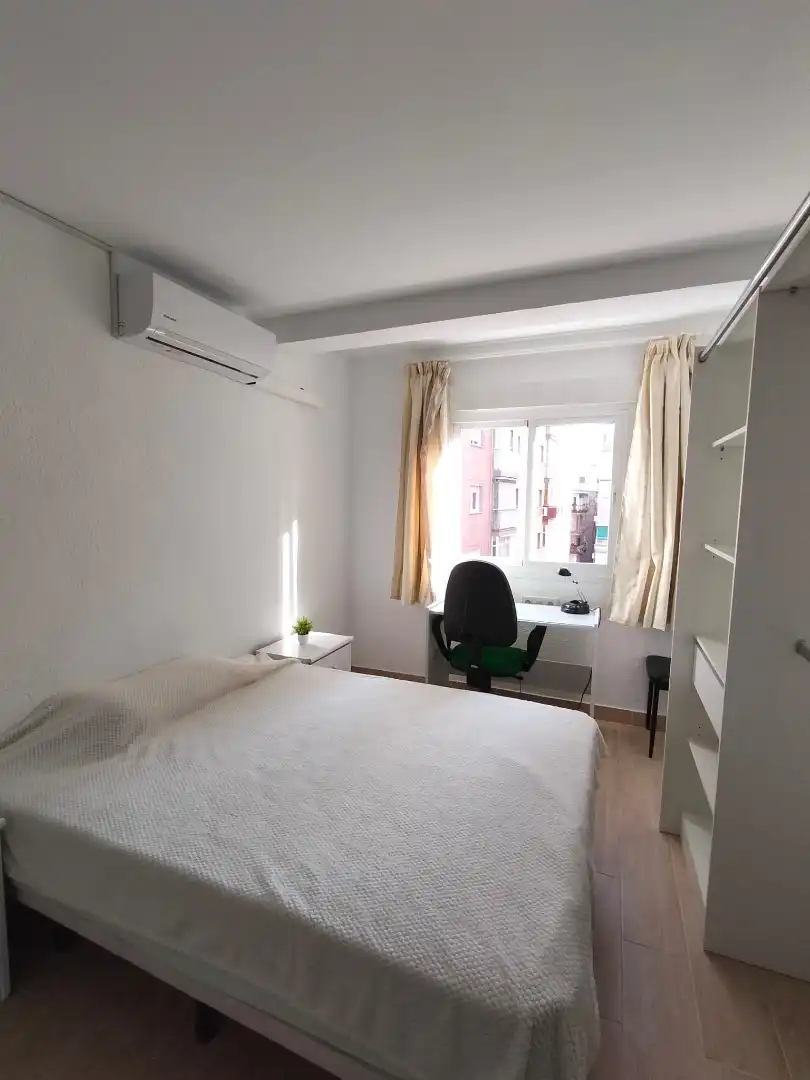 Room in Avenida de Cadiz, 8, Barrio de Zaidín